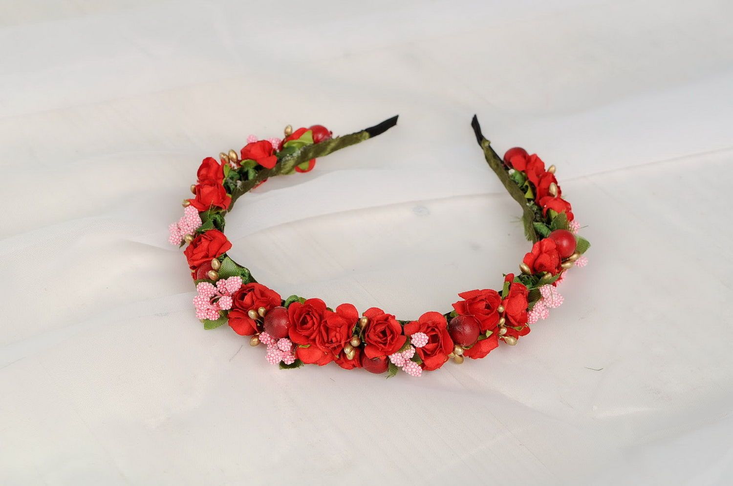 Hoop with red flowers