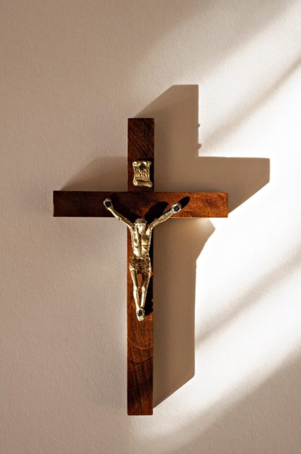 Wall cross with crucifixion