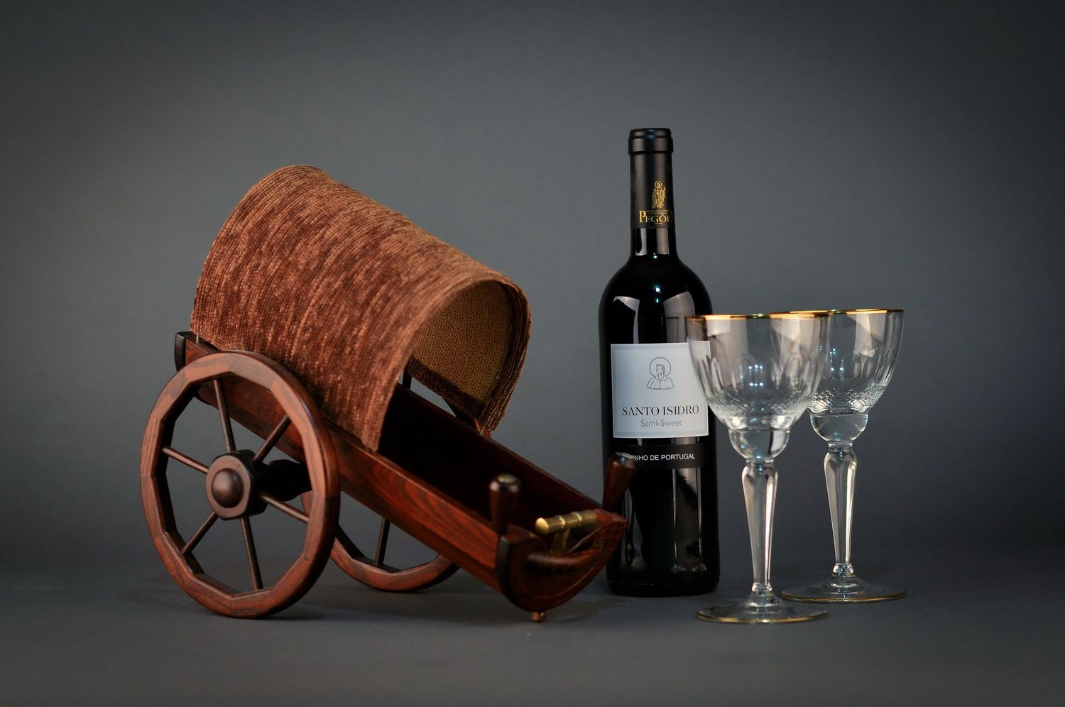 Wine stand in the form of cart, made of wood