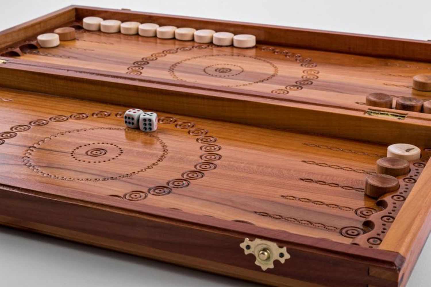 A set of handmade backgammon.
